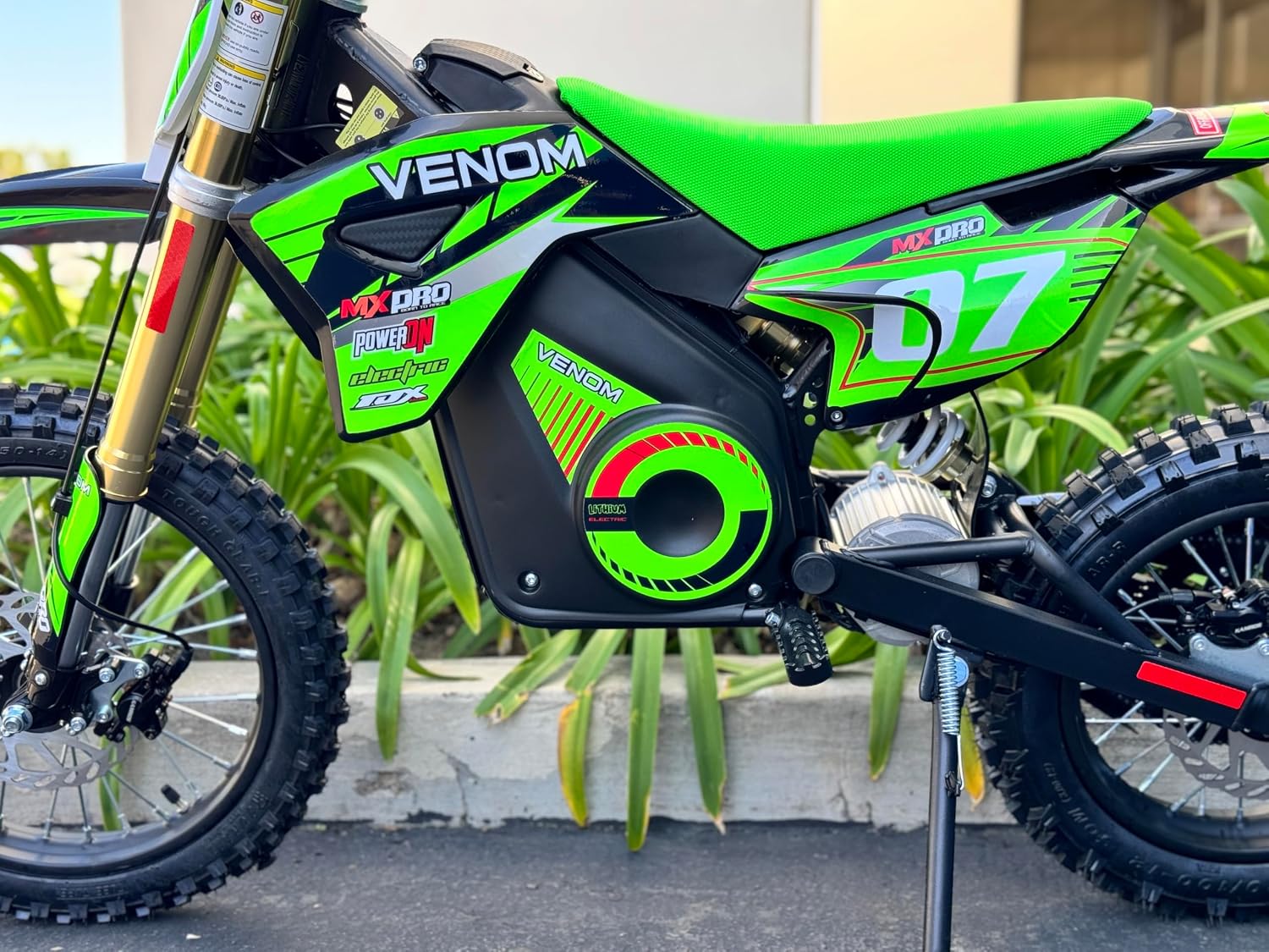 Venom 1600W Electric Dirt Bike | 48V Lithium Battery | Fully Automatic | Off-Road Ride for Teens & Adults | Venom Motorsports Canada